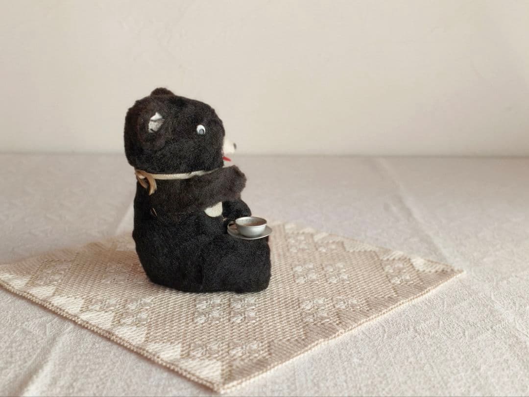 ꒰•̫͡•ོ꒱Chouさま】antique toy ❀ ミルクが好きなクマ