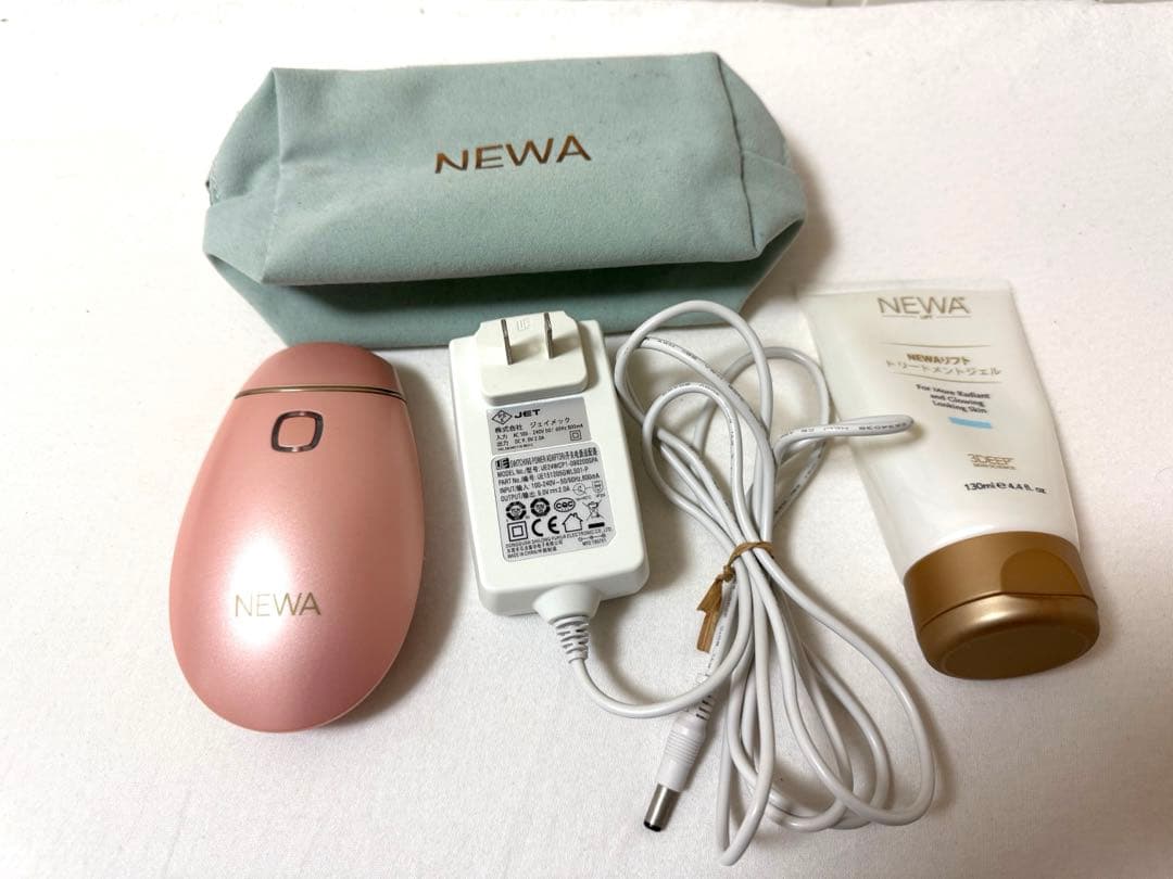 NEWAリフト ピンク 美顔器 RFラジオ波 本体＋ジェル＋充電器＋ポーチ付き 医療機器メーカーが提案する「サブマイクロ波RF美顔器」NEWAリフト