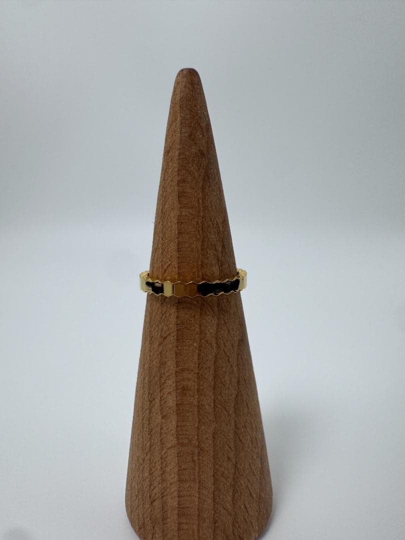 K18ゴールド ブラック 波形デザインリング1.26g 9号 - メルカリ