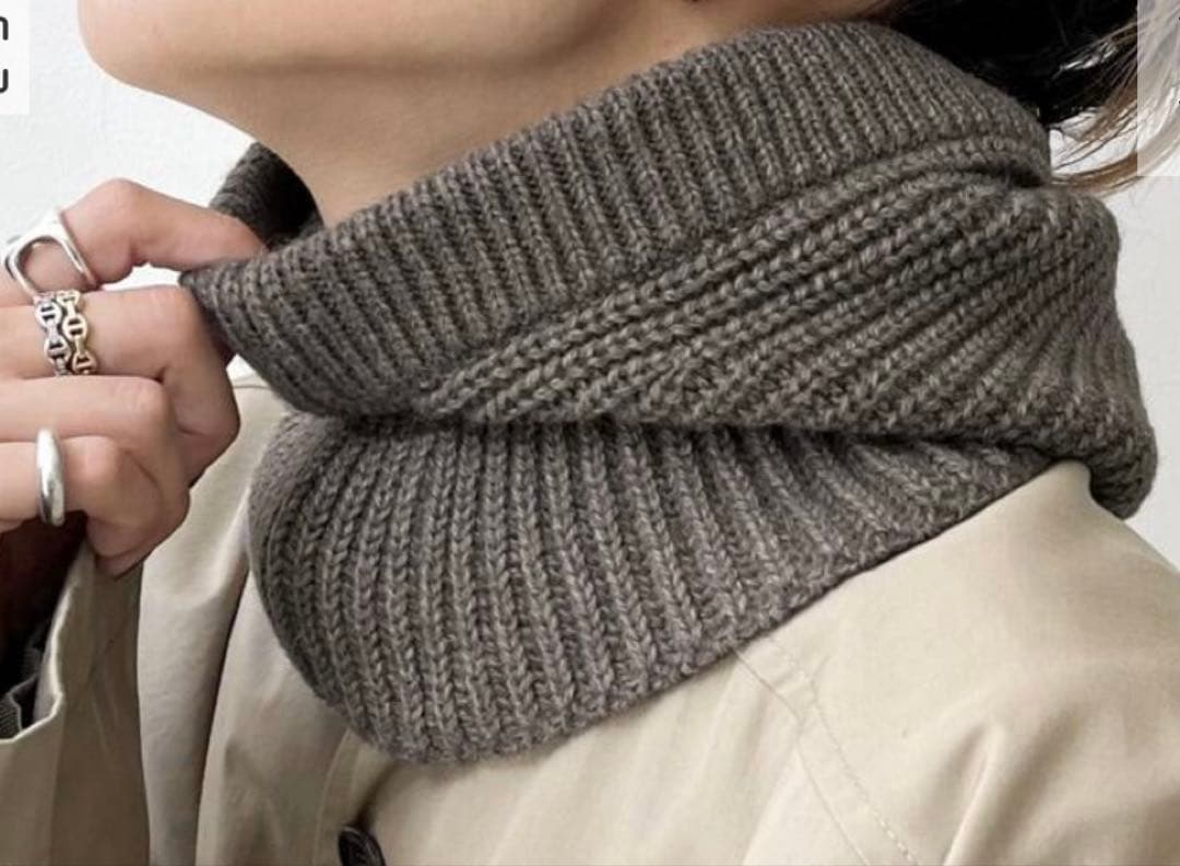 美品☆39,000円 ルメール バラクラバ S グレージュ Maison Margiela】 ⁡ Glam Slam Trapezoid Bag color : Metallic Grey