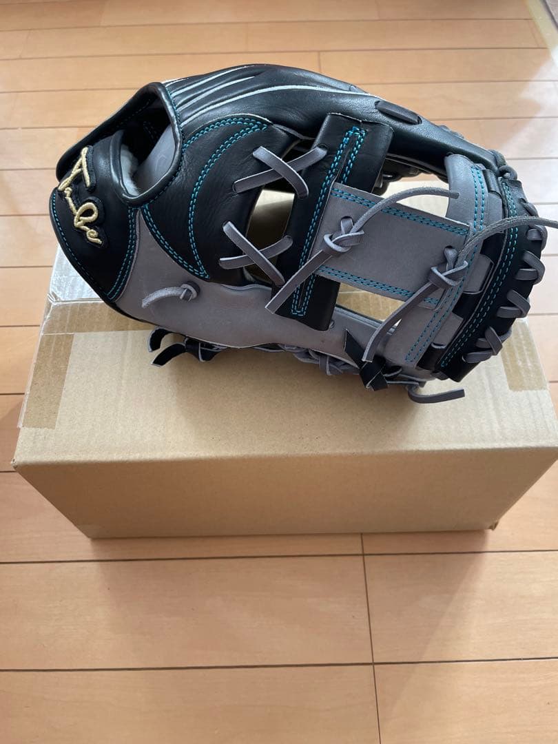 First Take ファーストテイク 硬式用グラブ 内野手用 小指2本入れ 硬式グラブ First Take ファーストテイク 内野手用 REAL FORM仕上げ