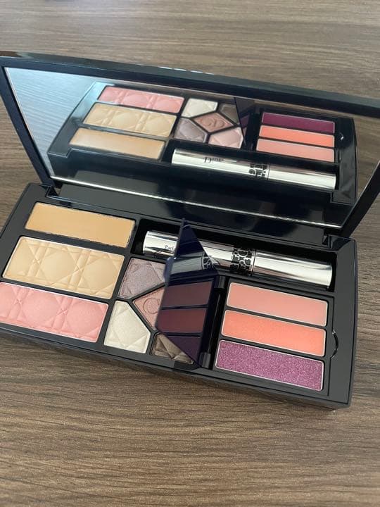 未使用】Dior オールインワン メイクアップパレット - メルカリ