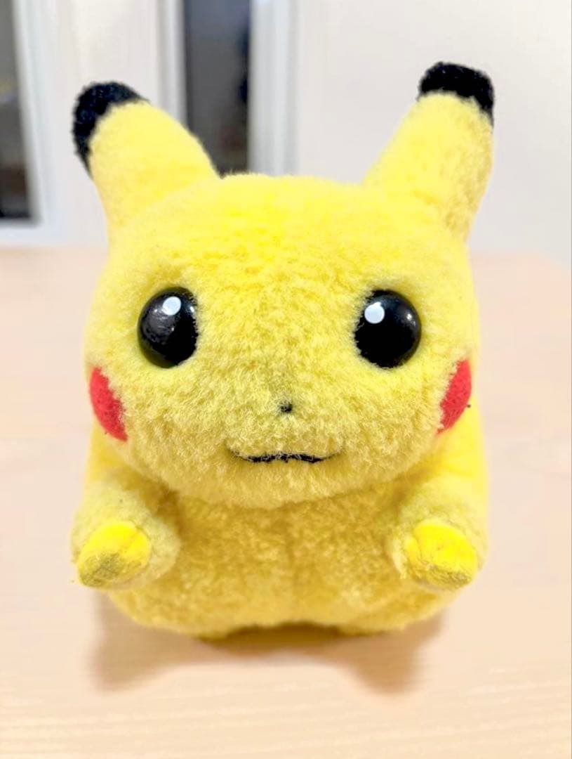 初期ピカチュウ ぬいぐるみ 約15cm 小さい頃買った丸い初期ピカチュウのミニサイズ(約15cm)ぬいぐるみが出