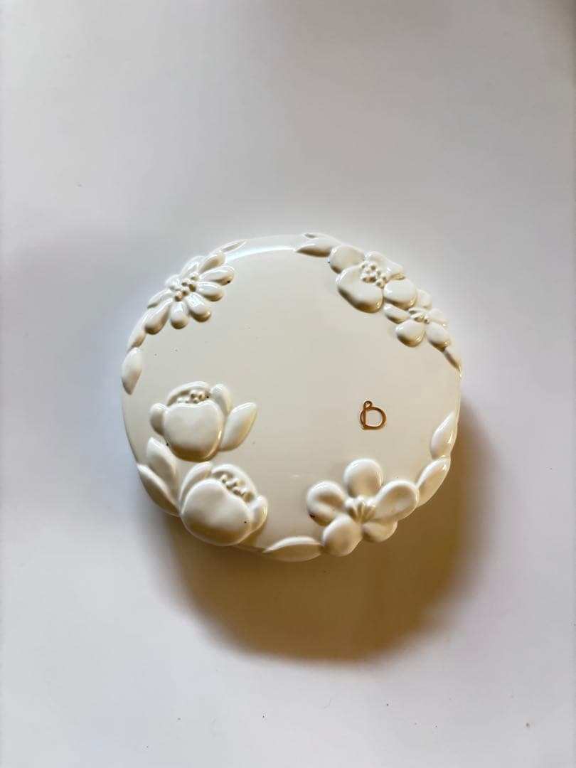 ベネフィーク プレスドパウダー ルミナイジング - メルカリ