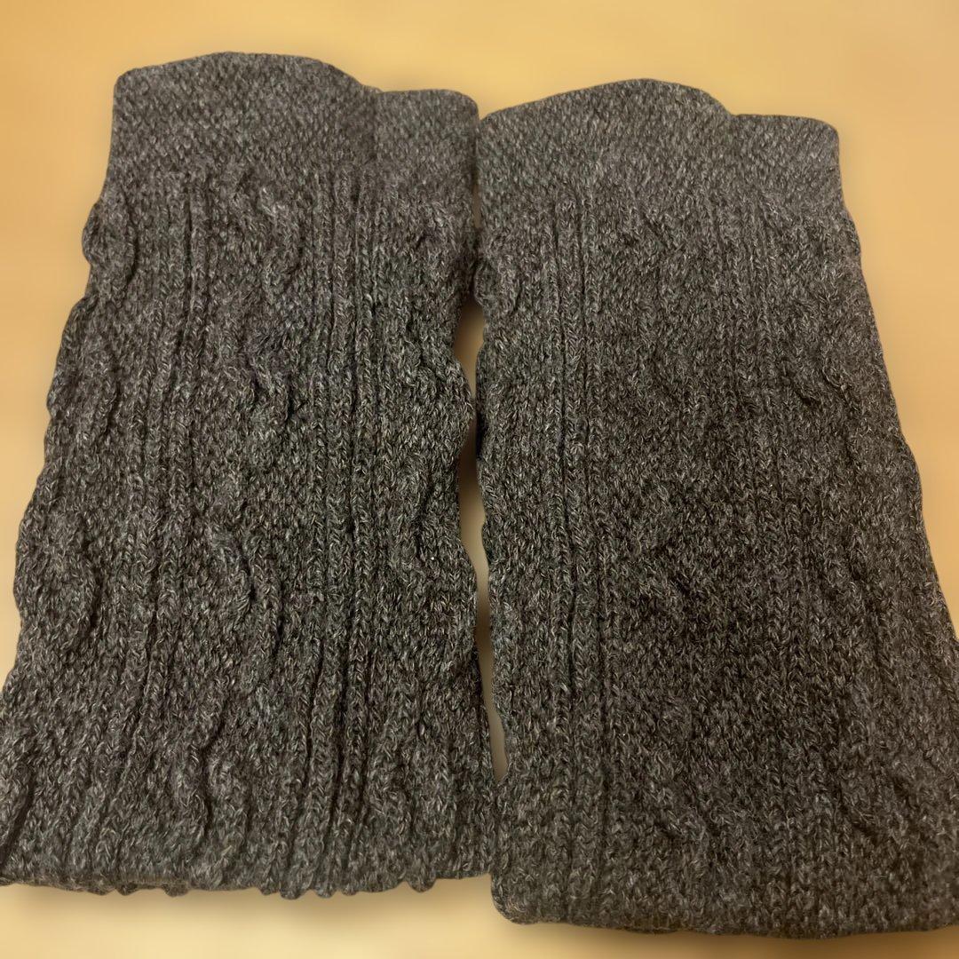 ダークブラウン ケーブル編み アームカバー