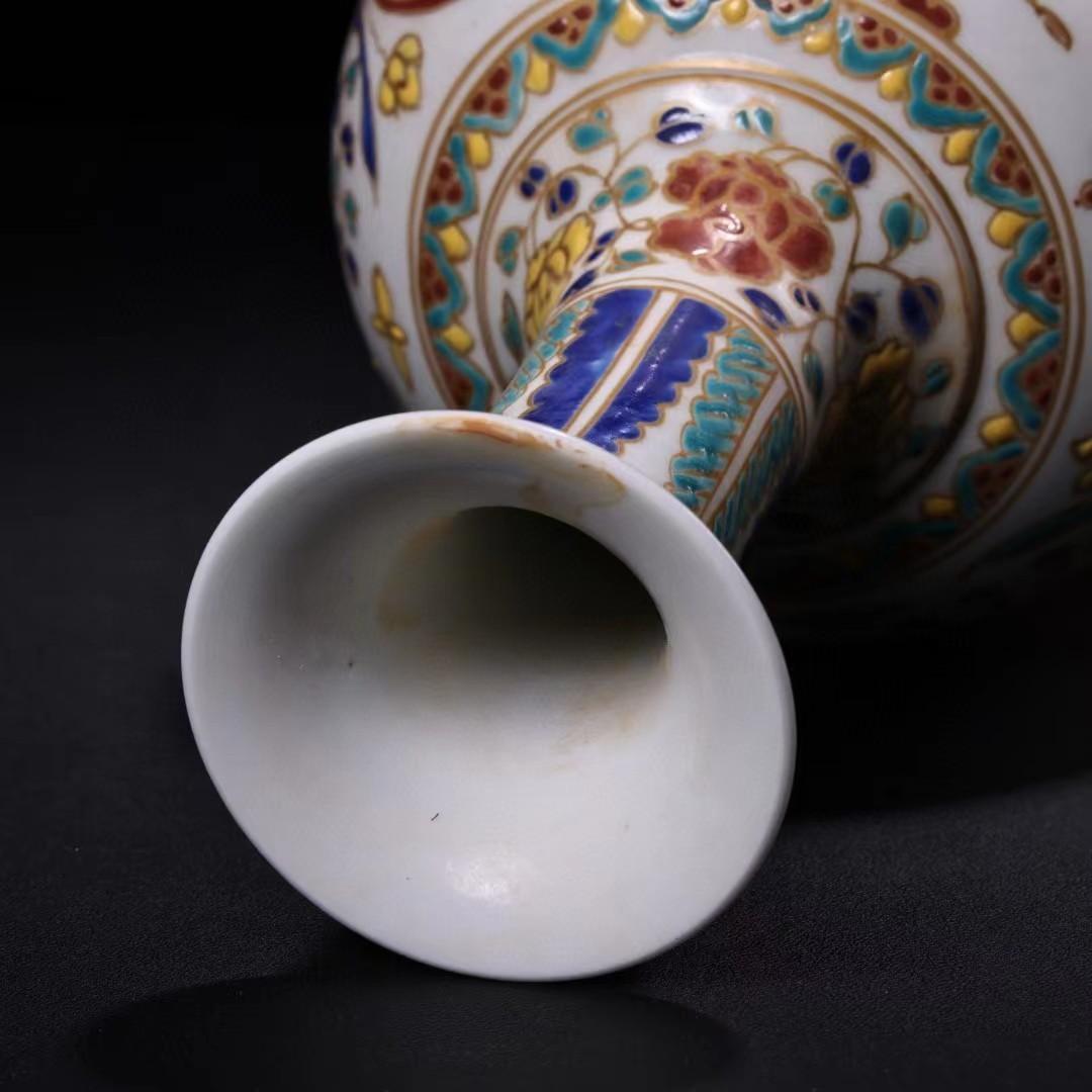 中国古美術・旧蔵粉彩陶磁器の花瓶・純銀の花飾り台座・置物・純手描き