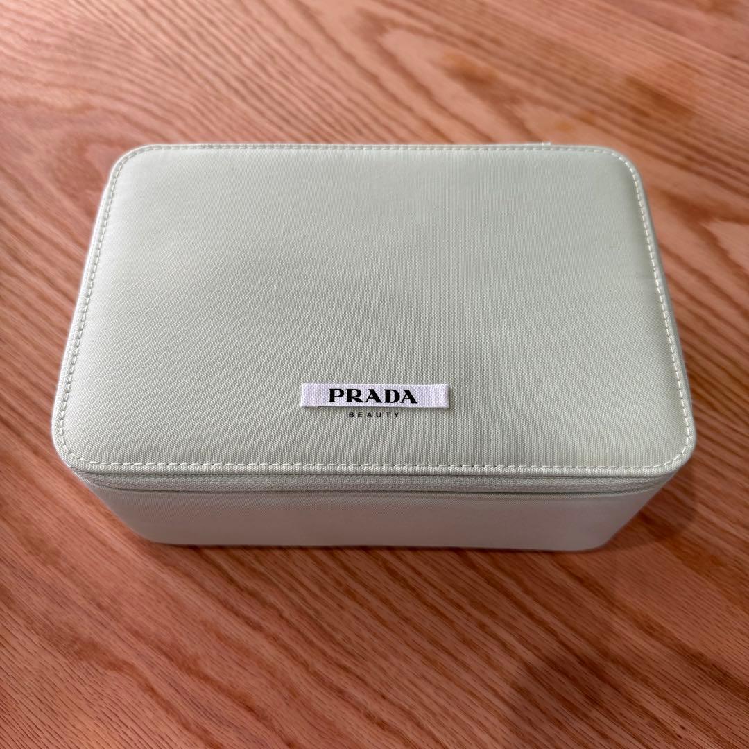 PRADA 非売品 ミントグリーン メイクボックス ノベルティ - メルカリ