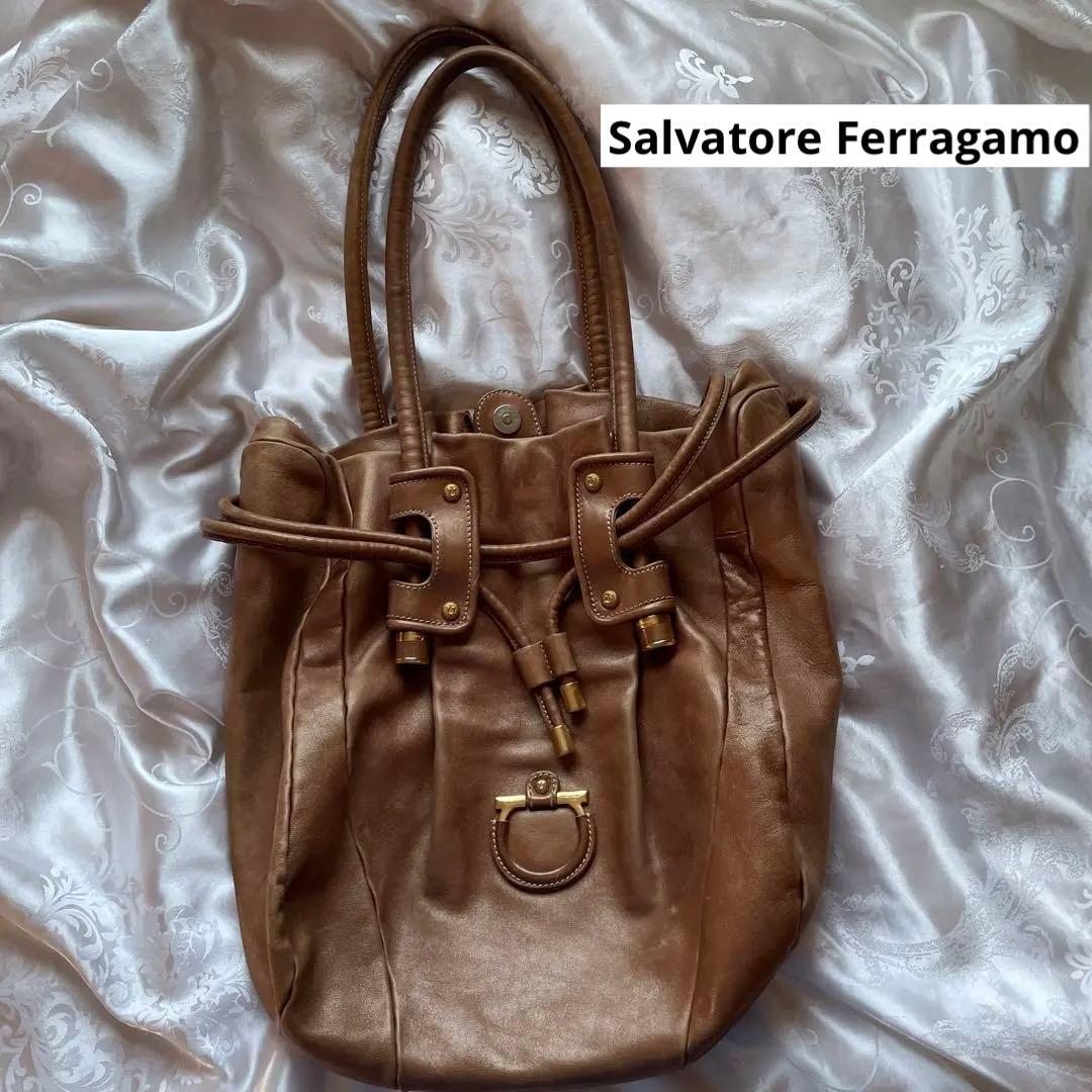 sale シャンパン系ブラウン フェラガモショルダーバッグ