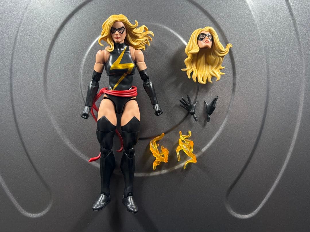 た*な様 マーベルレジェンド ウォーバード Dark Avengers Marvel Legends Dark Avengers Warbird Action Figure