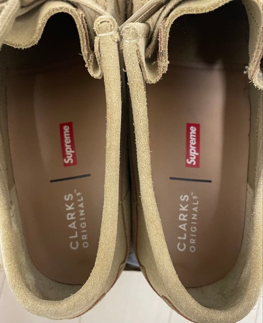 激レア！Supreme 23SS Clarks Wallabee \"Maple\"