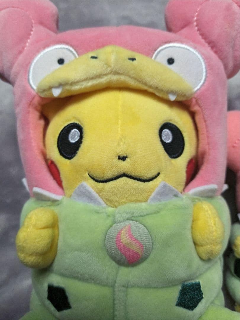 ポケモンセンター限定 メガヤドランのポンチョを着たピカチュウ