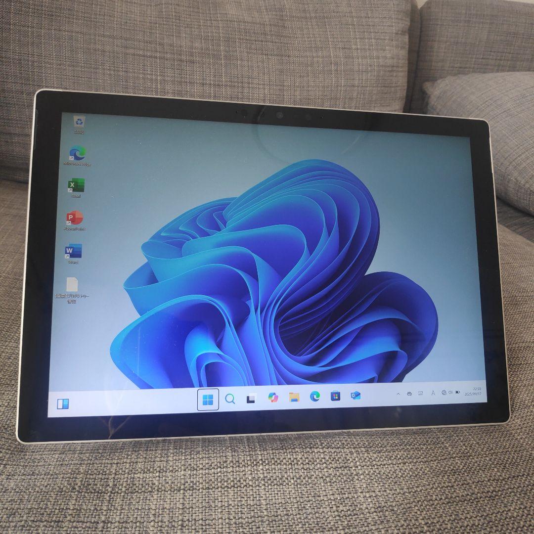 《Surface Pro7》Core i5／メモリ8GB／SSD256GB