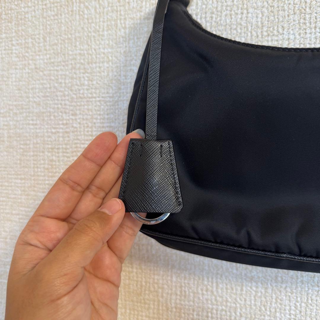 ずんだ餅様専用PRADA Re-Edition 2005 Re-Nylon - メルカリ