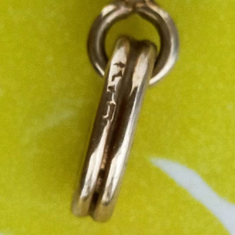 14K 刻印 翡翠？玉石？ 緑色のジェイドドロップ型ペンダント