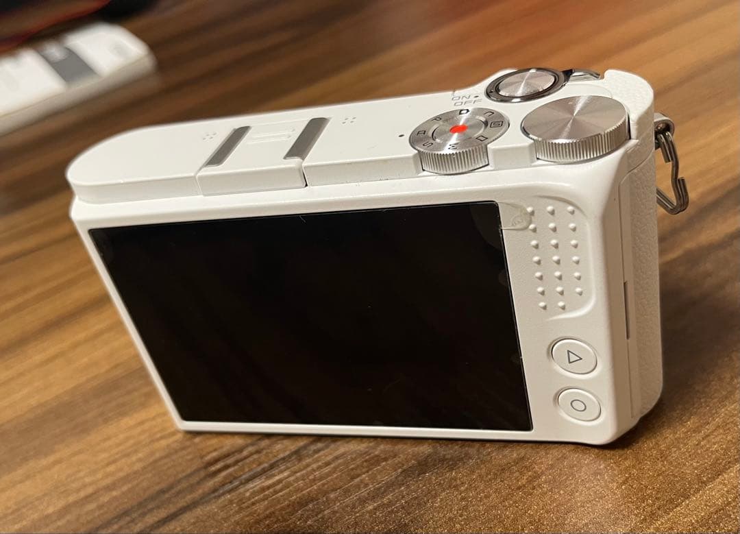 【本体未使用】YI M1 ミラーレス + 42.5mm f/1.8 レンズセット