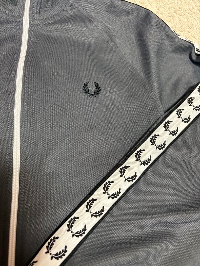 チヤたんさん専用】FRED PERRY トラックジャケット グレー s - メルカリ