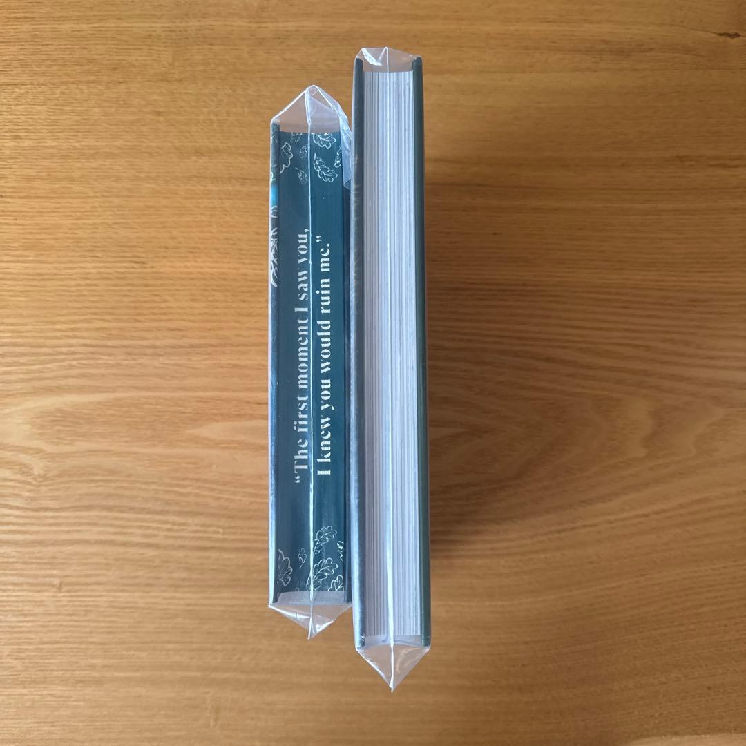 オークの樹の下 1巻小説＆コミックセット 英語版 特典カード付き