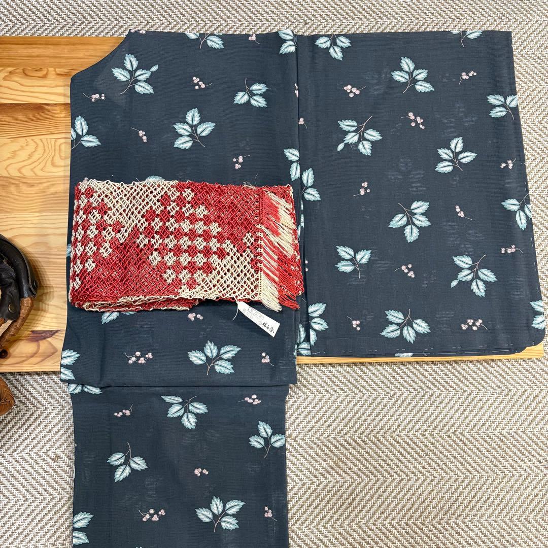 誉田屋源兵衛 芭蕉（紗綾形格子赤）半巾帯