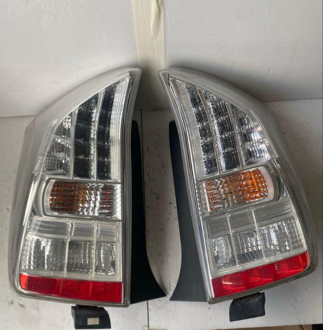 プリウス30系 テールランプ 左右セット 純正 - メルカリ