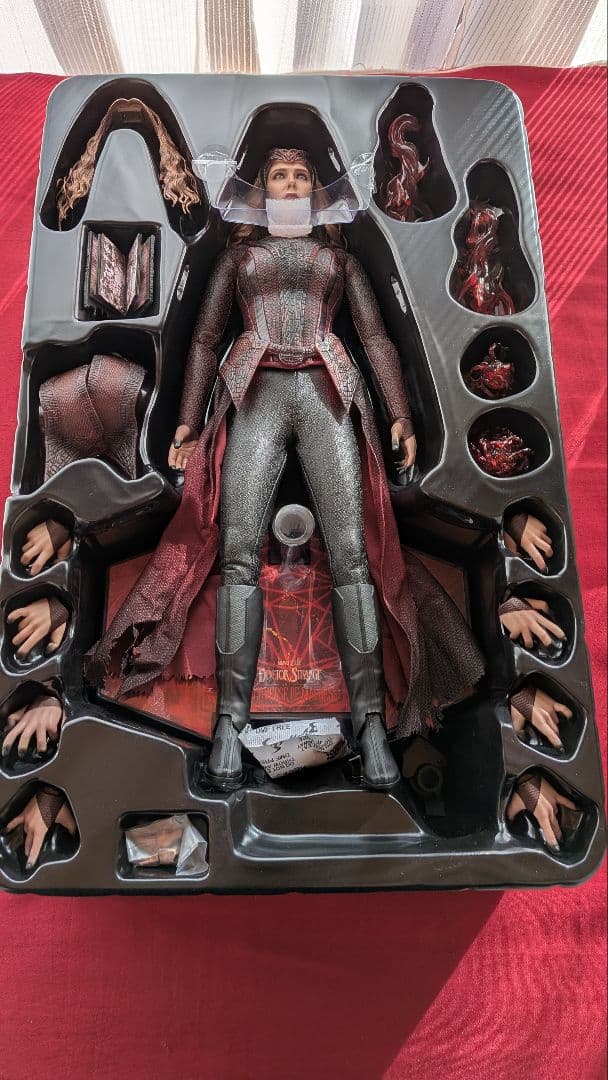 Hot toys ホットトイズ スカーレット・ウィッチ The Scarlet Witch Sixth Scale Figure by Hot Toys | Sideshow