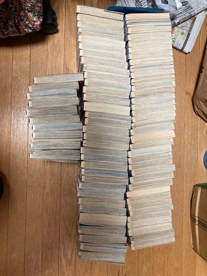 ワンピース1〜77巻、73冊セット＋関連本8冊＋限定ブックカバー9冊分