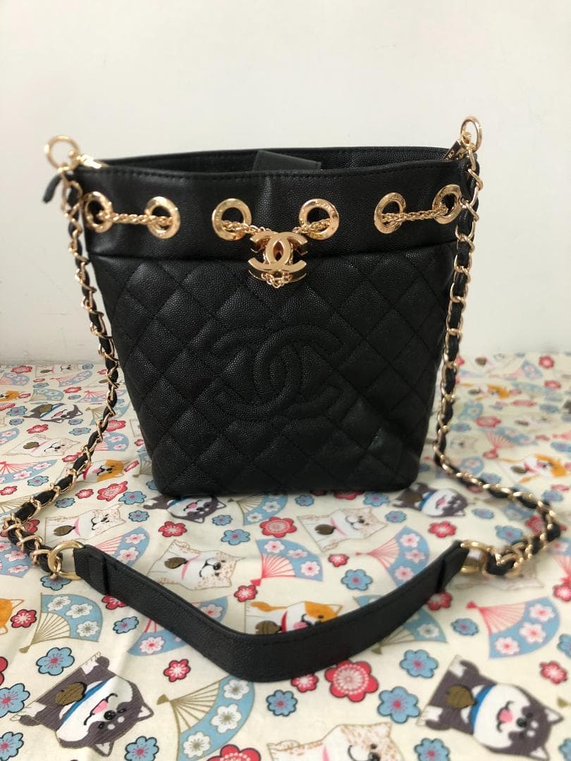 ショルダーバッグ　ノベルティ　ブラック　レザー　バッグ PORCO ROSSO（ポルコロッソ） ボディバッグ 本革 メンズ レディース