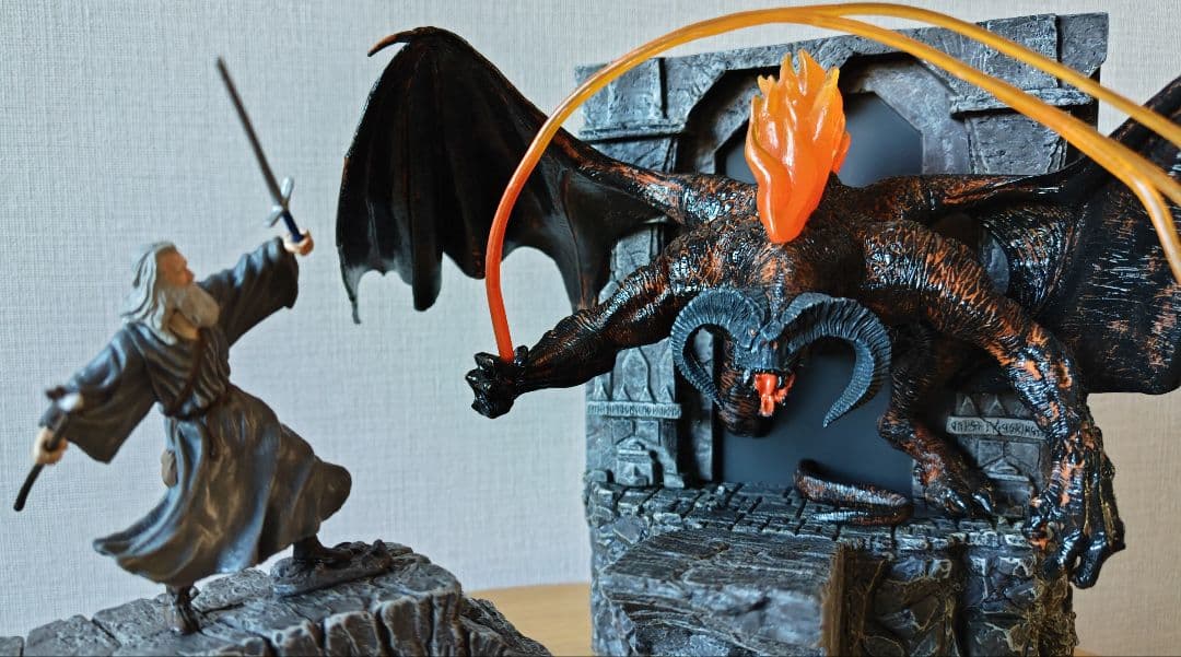 ロード・オブ・ザ・リング《 バルログとガンダルフの闘い 》大型フィギュア