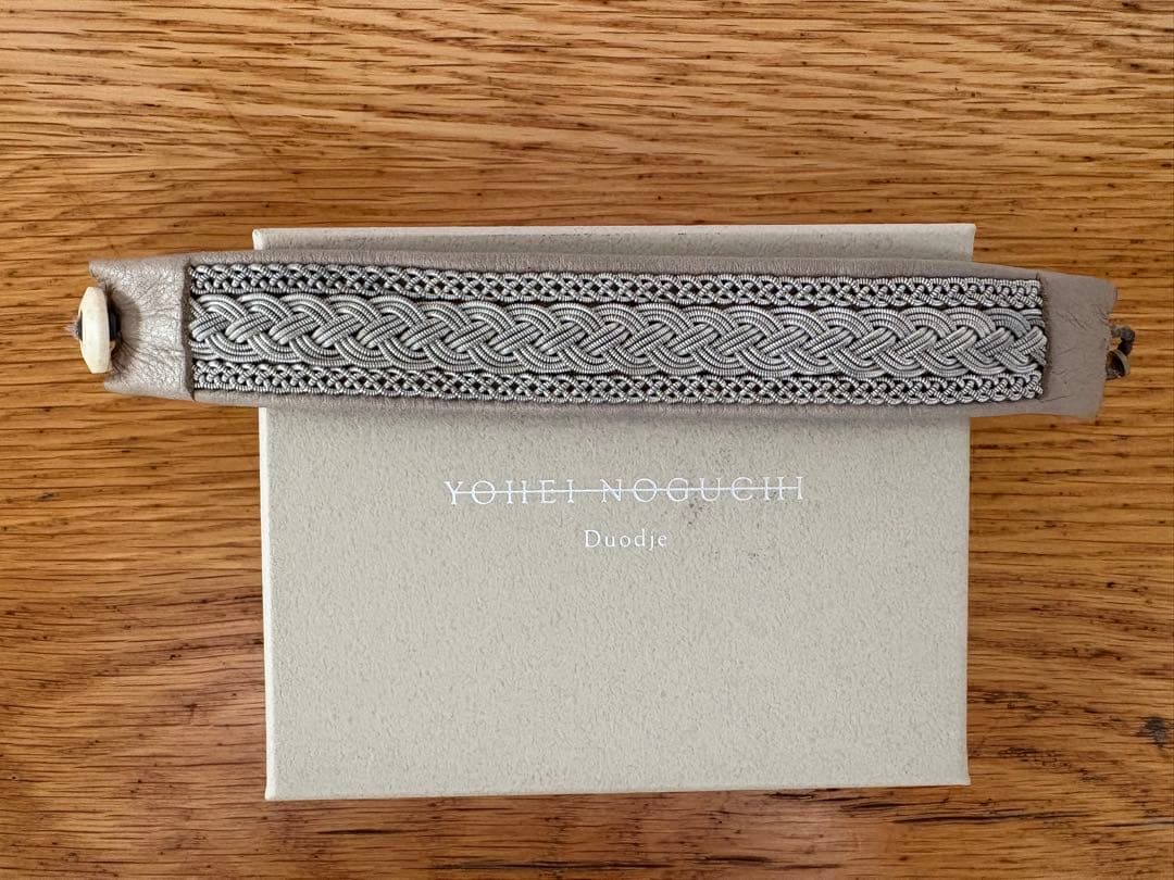 【専用】YOHEI NOGUCHI 野口陽平 サーミブレスレット ブレスレット ビーズが際立つ、シンプルな三つ編みデザイン – Envelope