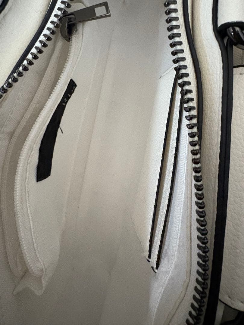 riu Rose phone bag ショルダーバッグ 白 ホワイト - メルカリ