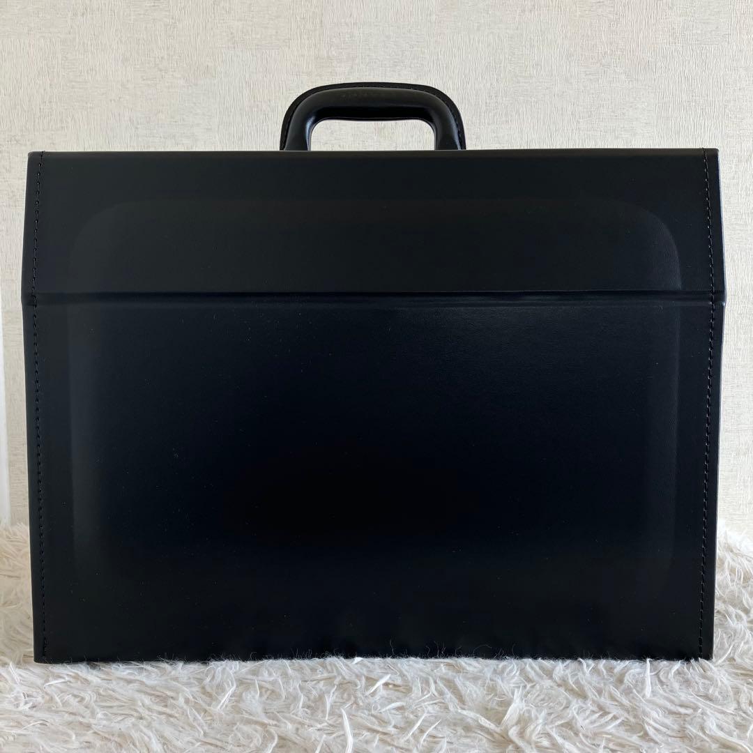 未使用級 日本製本革】パイロットケース 黒 鍵 自立 大容量 ゴールド