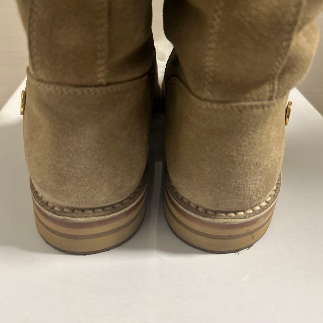 ジミーチュウベージュ スエード ファー付きムートンブーツ - 靴