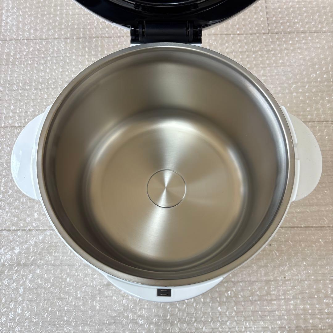 未使用品　サーモス KBK-3000 ホワイト　シャトルシェフ 3.0L