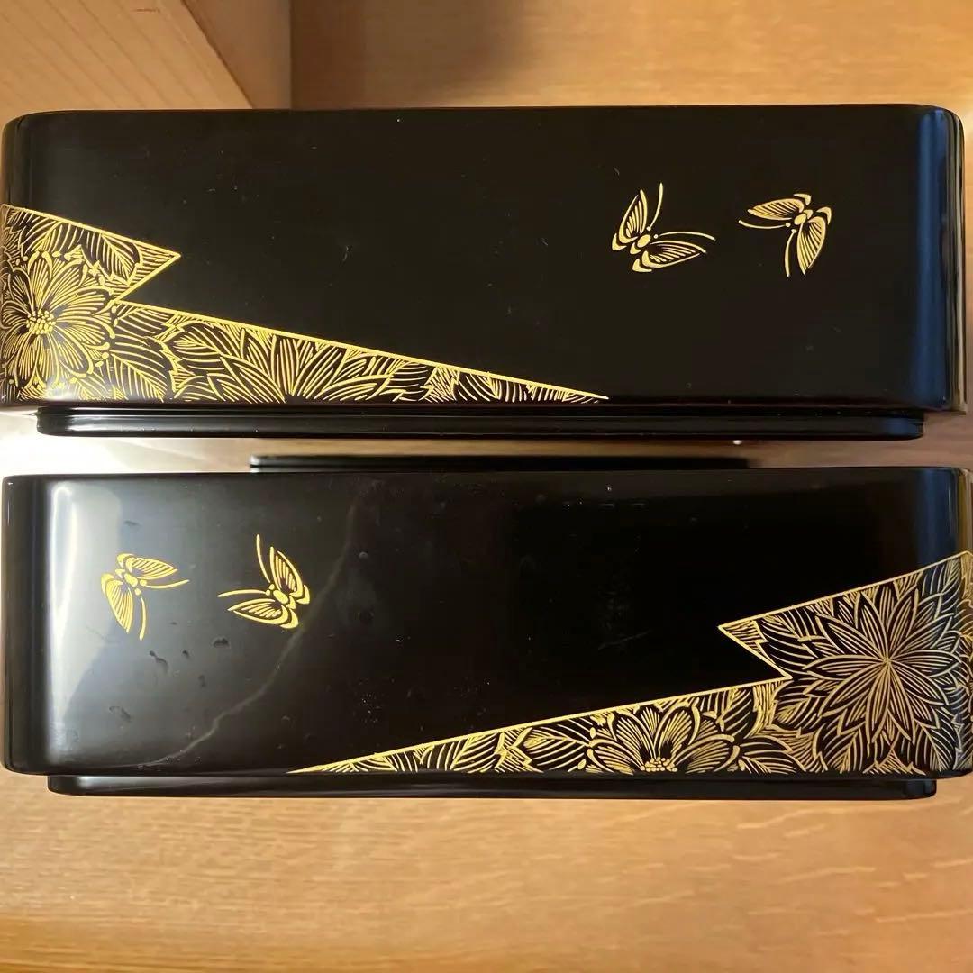 宮*子様 【ほぼ新品】輪島塗 漆器 重箱 二段 黒 金色蝶模様 - メルカリ