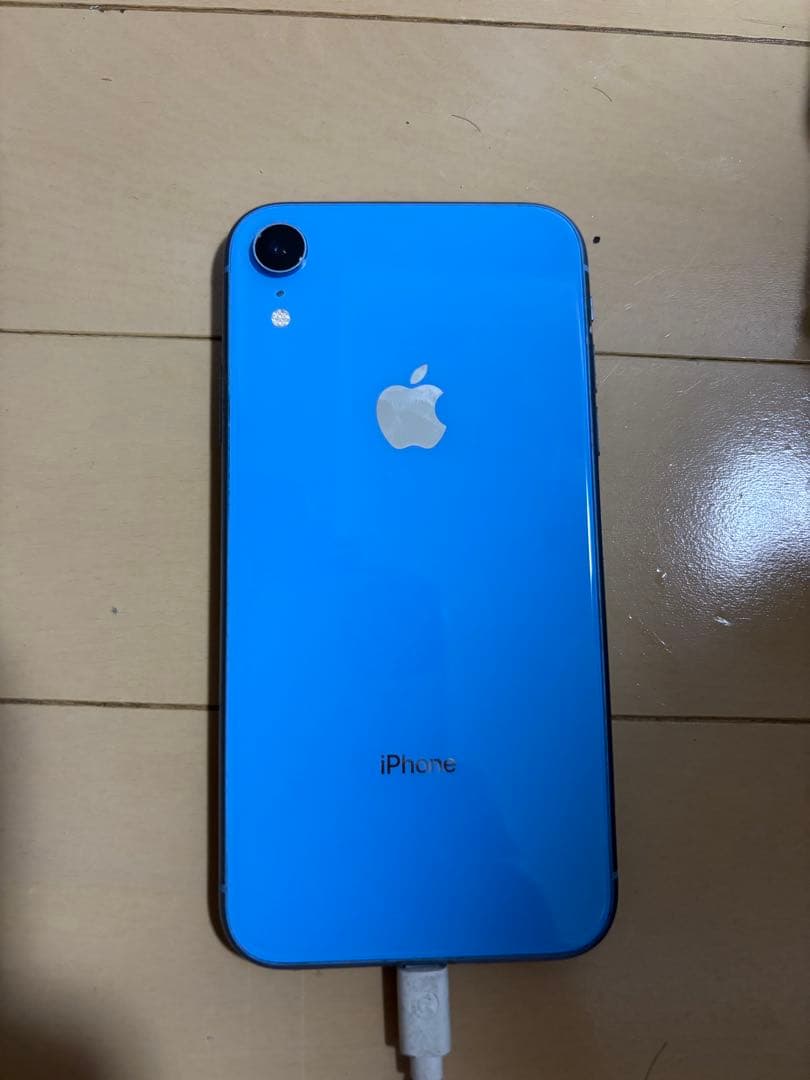 iPhone XR ブルー au simロック解除済み バッテリー残量81% - メルカリ