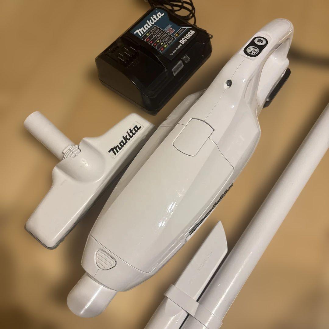 美品☆マキタ コードレス掃除機 CL107FD 紙パック式 10.8V 充電器付