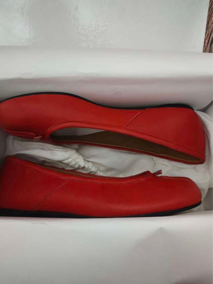 美品メゾンマルジェラ 足袋 タビ Tabi バレエ 赤 レッド37 - メルカリ
