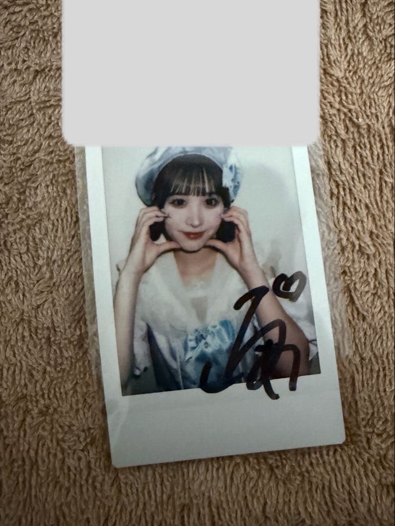 レア】MORE STAR 山本るしあ サイン入りチェキ - メルカリ