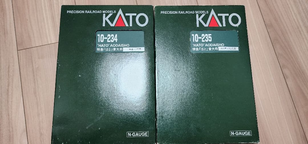 KATO 10-234 10-235 はと フルセット 885系（2次車） 南福岡車両区所属 SM8編成が入線です。 KATO 10-1952