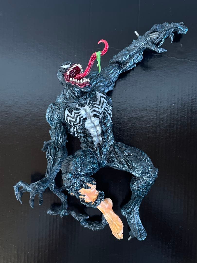 スパイダーマン VS ヴェノム スタチュー 岩倉圭二 原型 - メルカリ