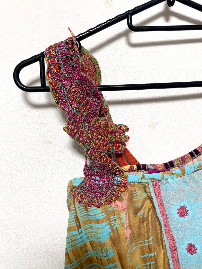 SAVE THE QUEEN 平成ギャル y2k カラフル刺繍キャミソール - メルカリ