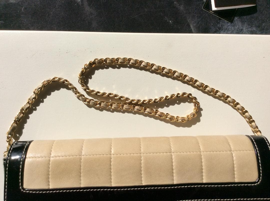 16.（超美品）CHANEL チョコバー バイカラー ラムスキン チェーン