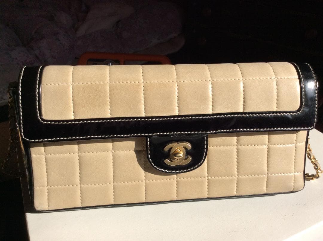 16.（超美品）CHANEL チョコバー バイカラー ラムスキン チェーン