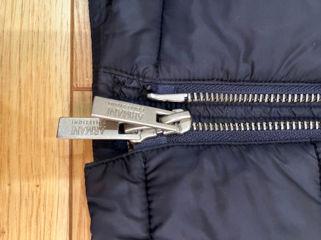 アルマーニ コレツィオーニ ダウンベスト ネイビー フード付き 美品