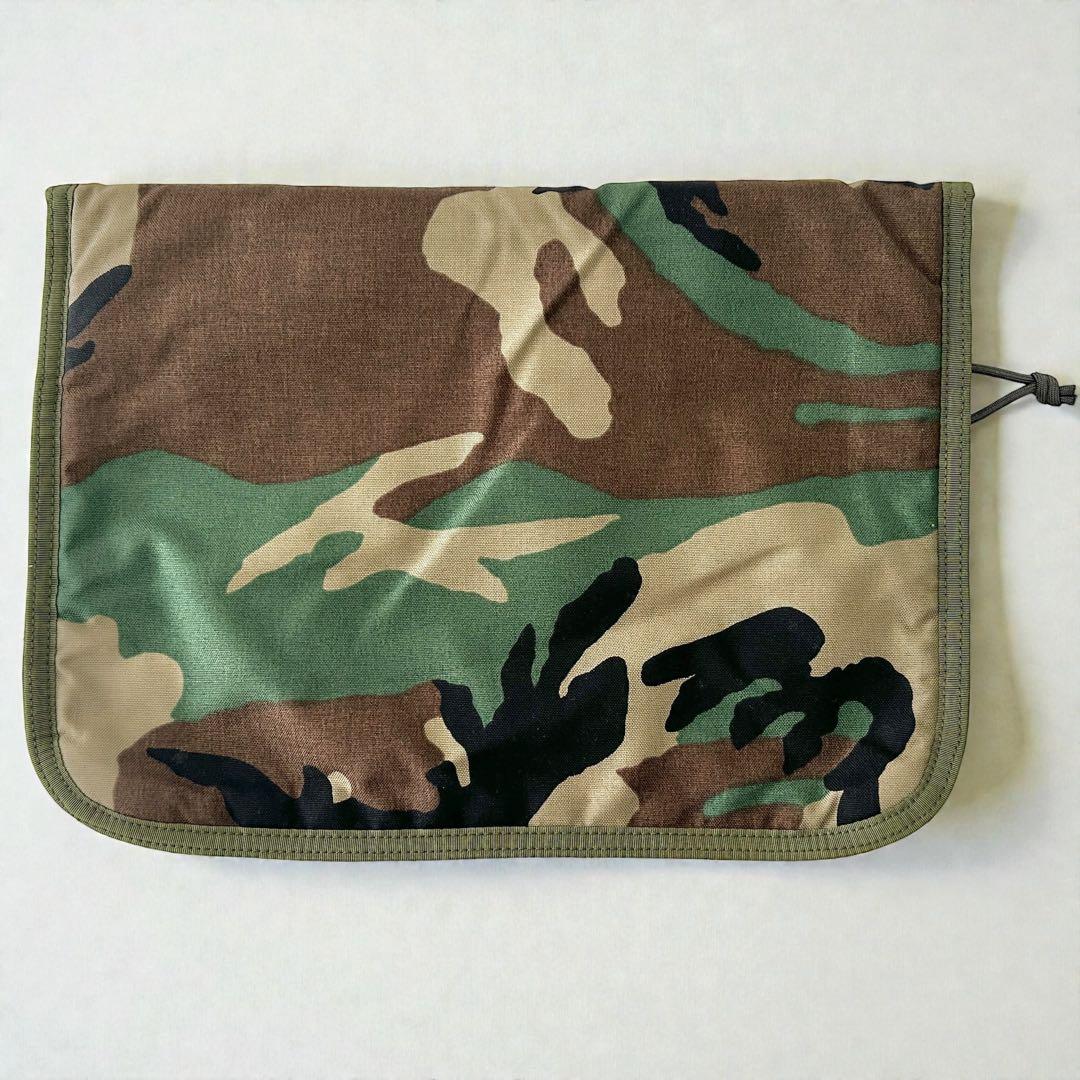 ブリーフィング ウッドランドカモ タブレットケースiPadノートPC