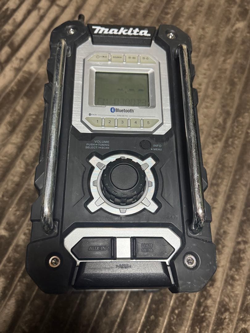 マキタ 充電式ラジオ BluetoothMR108 ブラック makita Amazon.co.jp: マキタ 充電式ラジオ 黒 10.8V/14.4V/18V対応 [本体のみ