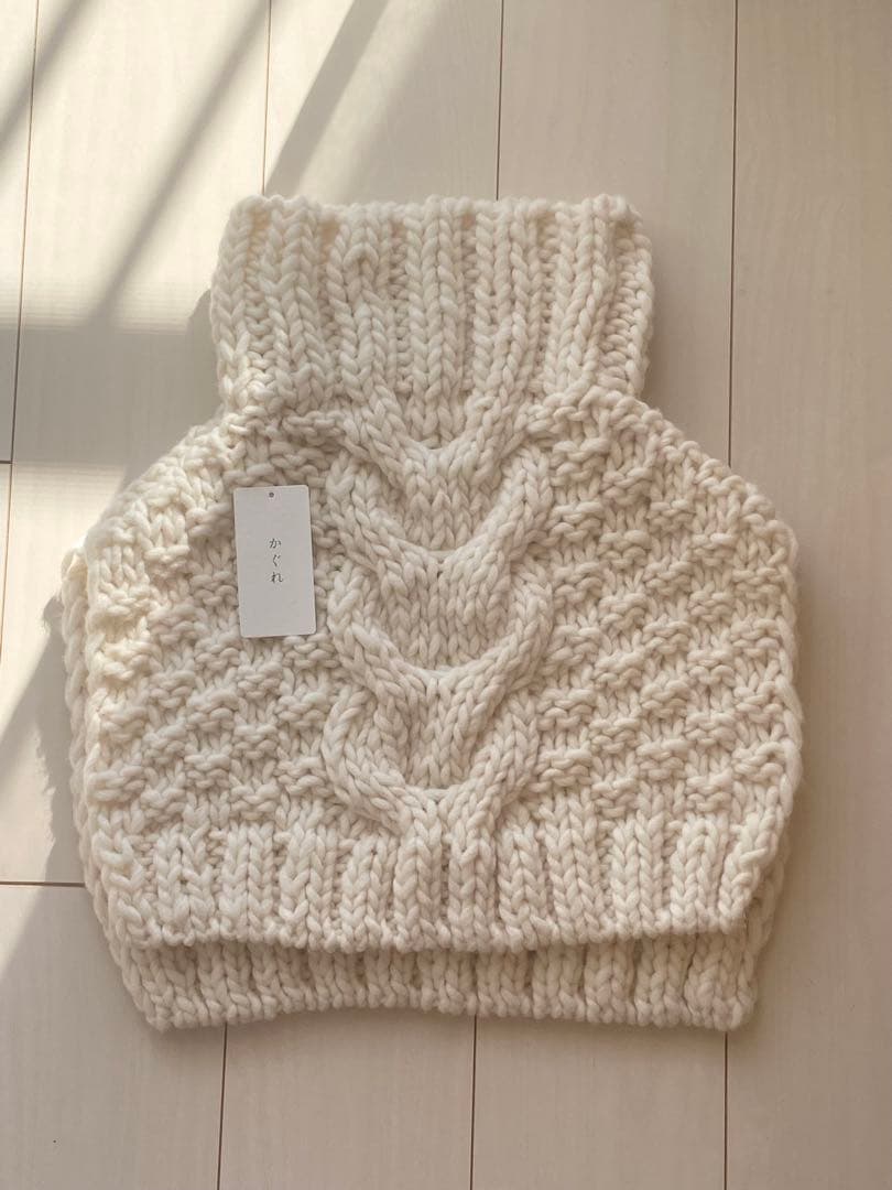 かぐれ ペルーショルダーニットウォーマー ivory - メルカリ