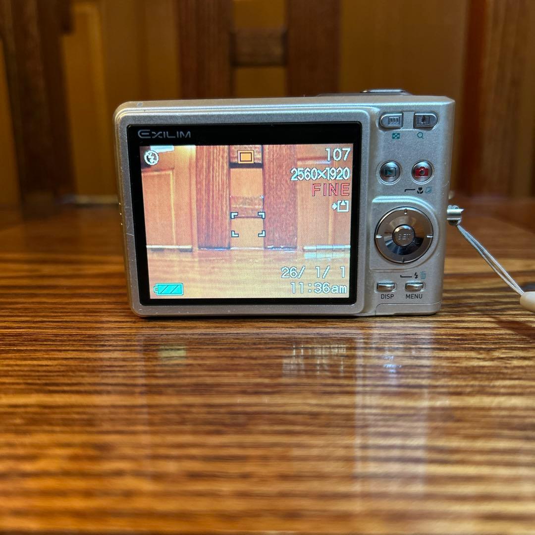 カシオCASIO EXILIM EX-Z57 コンパクトデジタルカメラ シルバー - メルカリ