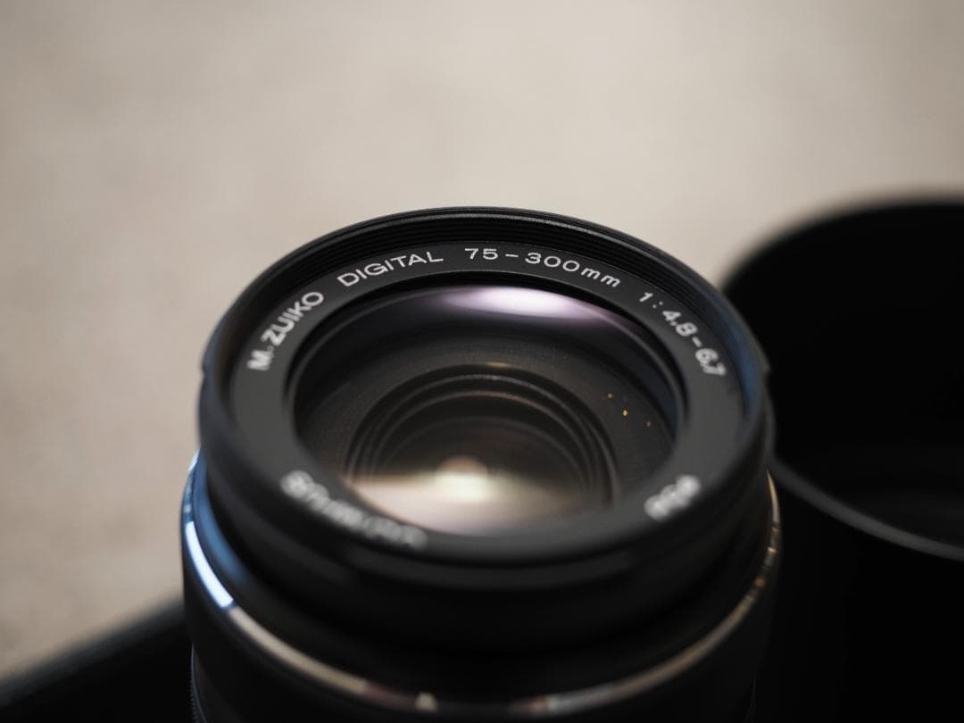 美品 オリンパス 75-300mm F4.8-6.7 II