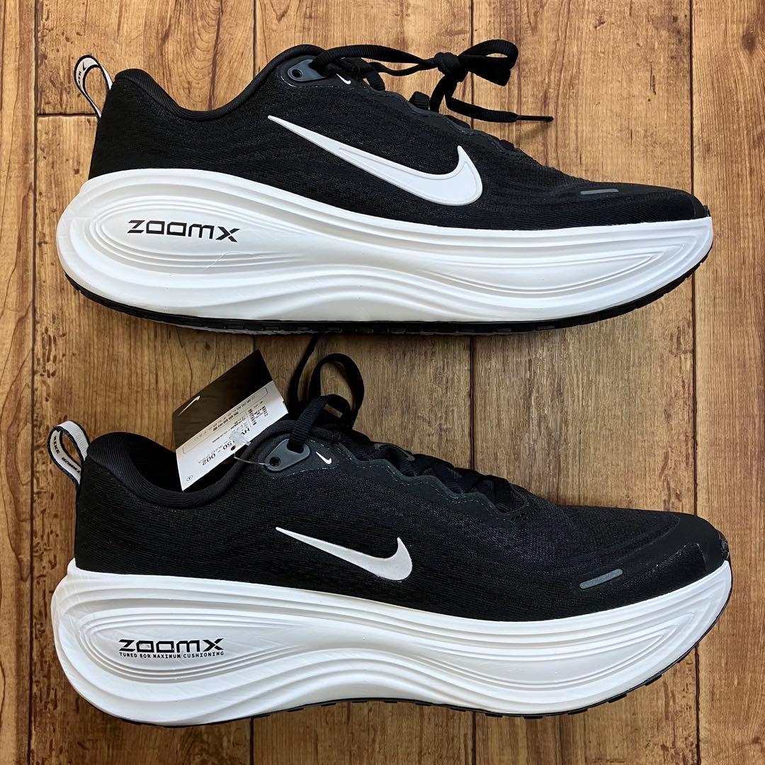 【新品・未使用】ナイキ ボメロプラス 26.5cm ブラック/ホワイト