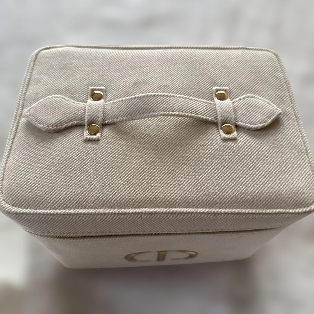 Dior 化粧品収納バニティー⭐︎ホワイト - メルカリ